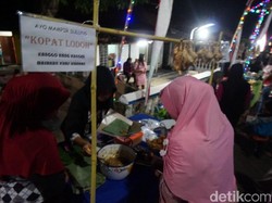 Berburu Kupat Lodoh di Jajanan Bengi Banyuwangi