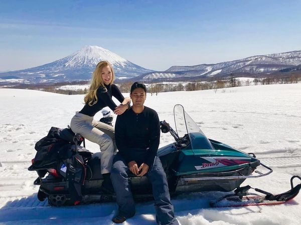 Gaya Liburan Varsha Strauss, Si Cantik Kekasih Cucu Soeharto