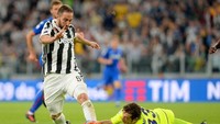 Barisan penyerang Juve seperti Gonzalo Higuain masih buntu hingga awal babak kedua. (Foto: Massimo Pinca/Reuters)