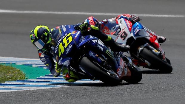 Valentino Rossi kecewa hanya mampu finis di posisi kelima pada MotoGP Spanyol. (