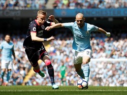 City Diredam Huddersfield di Babak Pertama