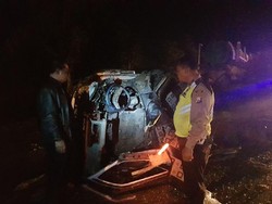 Truk Trailer vs Minibus di Tuban, 4 Orang Tewas