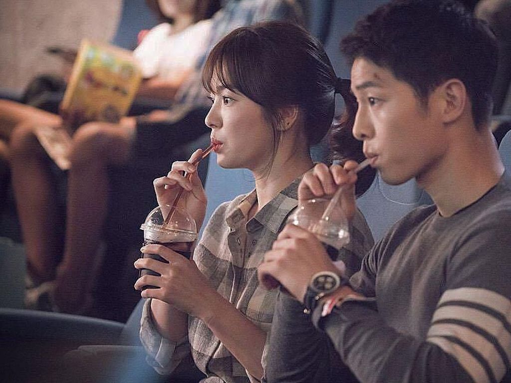 Senyum di Wajah Song Joong Ki-Song Hye Kyo usai Ajukan Gugatan Cerai Senyum di Wajah Song Joong Ki-Song Hye Kyo usai Ajukan Gugatan Cerai