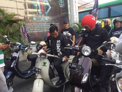 Video Aksi Cak Imin Naik Vespa Dikawal Moge