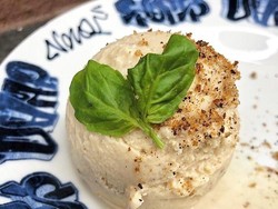 Nyamm! Kini Ada Es Krim Gurih Rasa Pinggiran Pizza