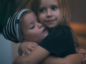 Senang Deh Melihat Kakak-Adik yang Rukun Begini