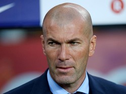 Zinedine Belum Kalah dari Barcelona di Camp Nou