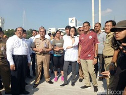 Sandiaga dan Sri Mulyani Tinjau Revitalisasi Lapangan Banteng