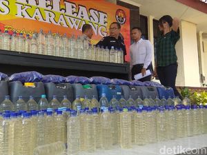 Polres Karawang Ajak Polda Jateng Berangus Produsen Miras Ciu Polres Karawang Ajak Polda Jateng Berangus Produsen Miras Ciu