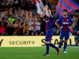 Pelukan Zidane untuk Iniesta di Tunnel Camp Nou