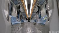 Mengkilap, Jeroan LRT Palembang Buatan Madiun