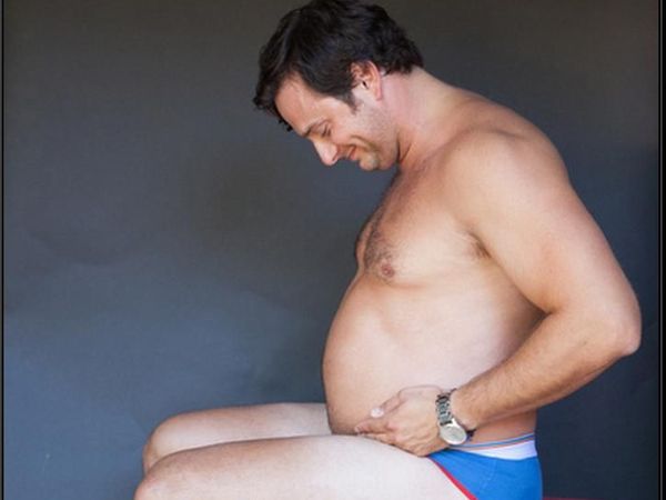 Lucu Nih, Saat Ayah Jadi Model Foto Kehamilan