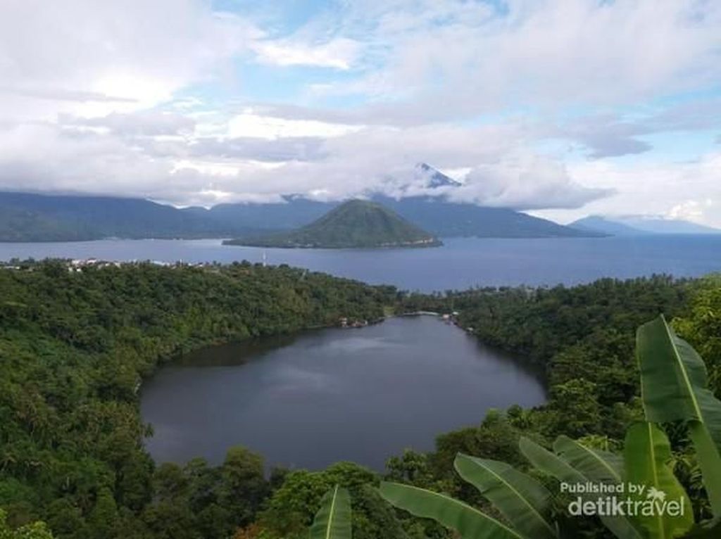 Danau Laguna Tapi Airnya Tawar Danau Laguna Tapi Airnya Tawar