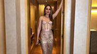 Penampilan Seksi Cinta Laura, Jessica Iskandar Pose Pakai Bathrobe