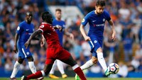 Chelsea nyaris menggandakan skor saat sepakan Cesc Fabregas dari sudut sangat sempit bergulir di mulut gawang meski akhirnya melebar. Eddie Keogh/Reuters.