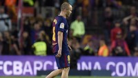 Inesta meninggalkan Camp Nou. Dia akan bergabung dengan klub China. Chongqing Dandai Lifan disebut menjadi tujuannya. (Foto: Alex Caparros/Getty Images)