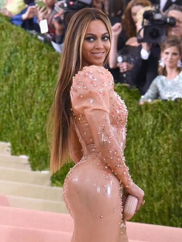 Beyonce di MET Gala 2017.