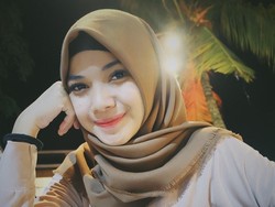 Pesona 5 WAGs Berhijab nan Cantik, Ada Istri Salah hingga Elnely