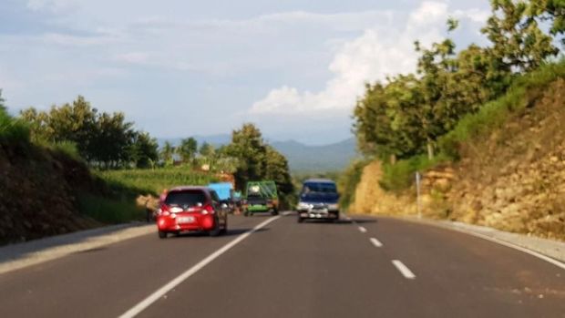 Menteri Pekerjaan Umum dan Perumahan Rakyat Basuki Hadimuljono promosikan Jalur Pantai Selatan (Pansela) Jawa bisa menjadi alternatif para pemudik tahun 2018. Jalan Pansela Jawa memiliki panjang 1.405 km yang membentang menyusuri garis tepi Pantai Selatan dari wilayah Provinsi Banten, Jawa Barat, Jawa Tengah, Daerah Istimewa Yogyakarta hingga Jawa Timur. (Biro Komunikasi Publik Kementerian PUPR)