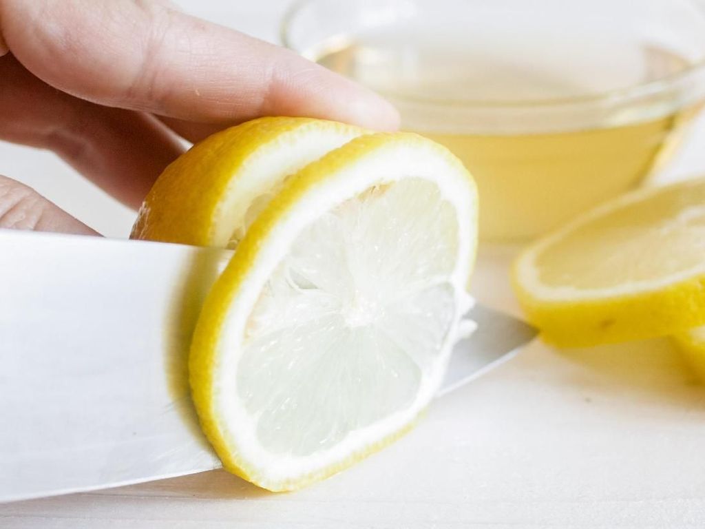 7 Manfaat Air Lemon Bagi Tubuh Kamu