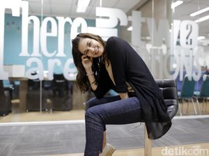 Ada Faktor Keluarga yang Buat Luna Maya dan Reino Belum Nikah