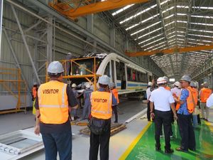 Mengintip Pabrik Gerbong LRT Pertama RI di Madiun