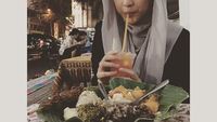 Si Cantik April Jasmine, Istri Ustad Solmed, Doyan Tahu Gejrot dan Gudeg