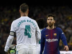 Protes Ramos: Messi Terus Menekan Wasit di Lorong Pemain