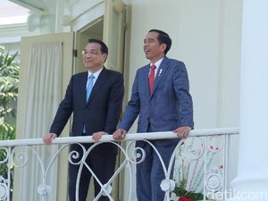 Momen Akrab Jokowi dan PM China di Bogor: Ngobrol hingga Tanam Pohon Momen Akrab Jokowi dan PM China di Bogor: Ngobrol hingga Tanam Pohon