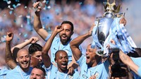 Pesta City sebenarnya tak sempurna karena di laga dengan Hudderfield mereka hanya bisa bermain 0-0. Tapi skor itu tak bisa menghalangi kegembiraan Vicent Kompany dkk (Michael Regan/Getty Images)