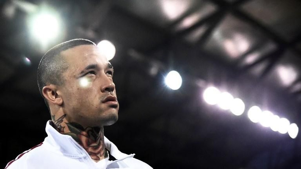 Radja Nainggolan akan bergabung Inter Milan. (Foto: Marco Bertorello/AFP)