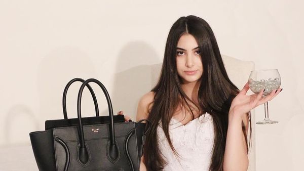 Miris! Gadis Remaja Ini Merasa Hidup Susah Walau Uang Jajannya Rp 13 Juta