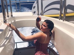 Intip Liburan Mewahnya Kylie Jenner & Travis Scott