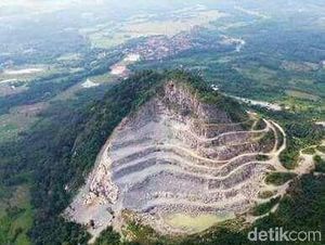 Gunung Sirnalanggeng, Paku Bumi Karawang yang Memprihatinkan