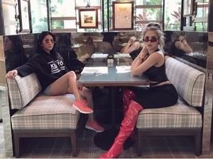 Seksinya Jessica Iskandar saat Nonton Konser Bruno Mars