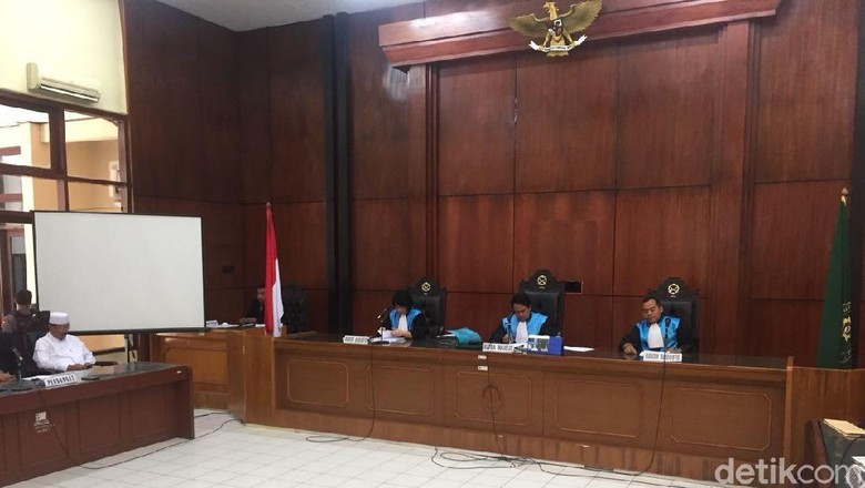 PTUN Sahkan Pembubaran HTI PTUN Sahkan Pembubaran HTI