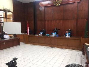 PTUN Sahkan Pembubaran HTI PTUN Sahkan Pembubaran HTI