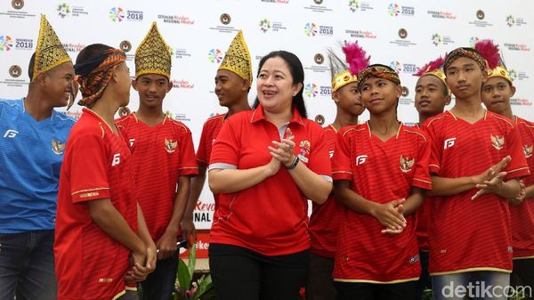 Puan Lepas Kontingen Piala Dunia Anak Jalanan ke Moskow