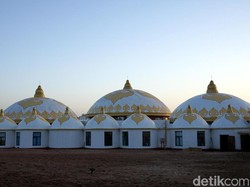 Menginap Semalam di Hotel Tenda ala Suku Mongol