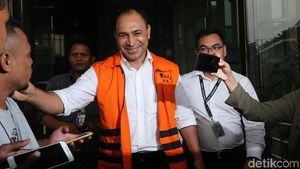 Usai Diperiksa KPK, Bupati Ngada Masih Tebar Senyuman