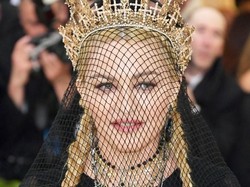 Cerita Rinaldy Yunardi yang Karyanya Dipakai Madonna di Met Gala