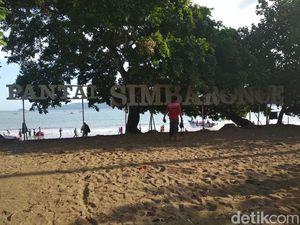 Sore-sore Main ke Pantai Simbaronce Asyik Juga Lho