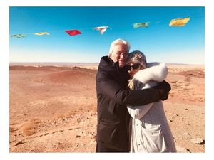 Kebahagiaan Richard Gere Nikahi Perempuan Lebih Muda 33 Tahun