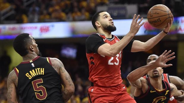 Toronto Raptors dua kali kalah dengan selisih poin yang tipis.