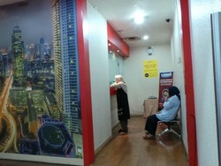 Dolar Tembus Rp 14.000, Money Changer Masih Sepi