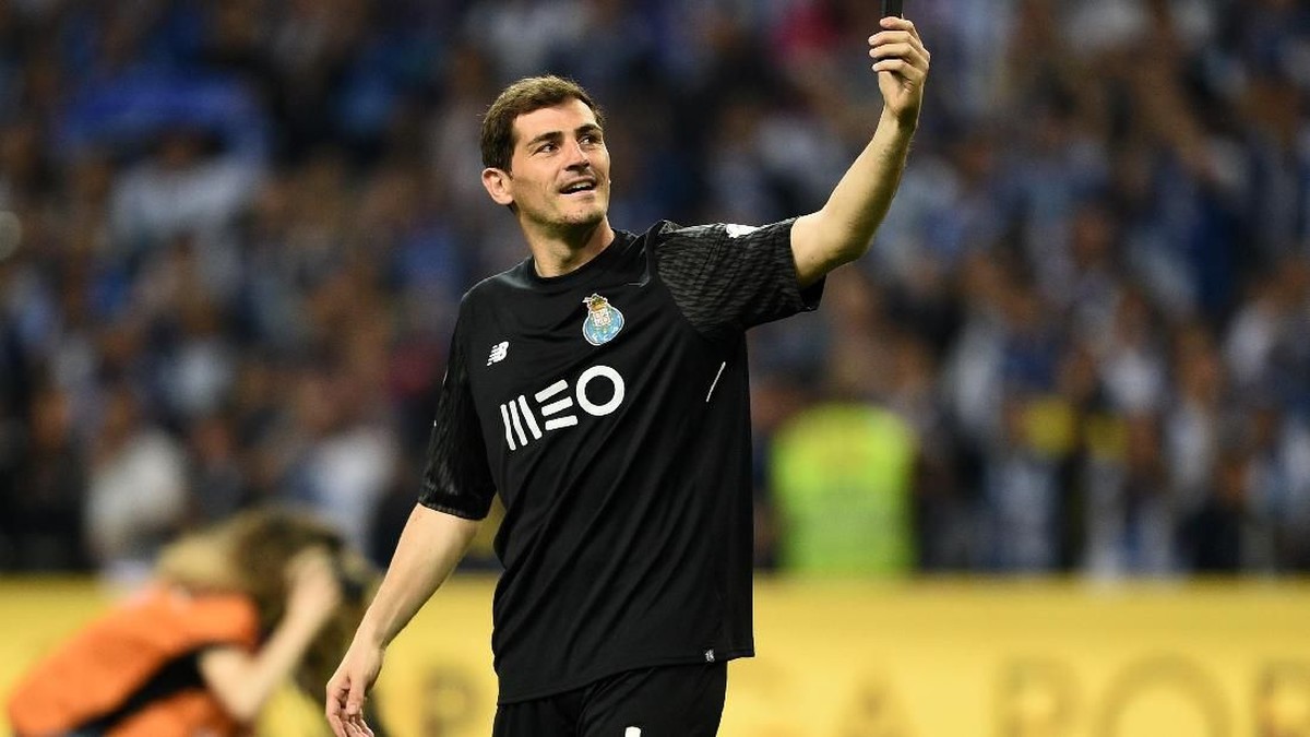 Iker Casillas mengantar Porto juara Liga Portugal 2017/2018 (Foto: Octavio Passos/Getty Images)