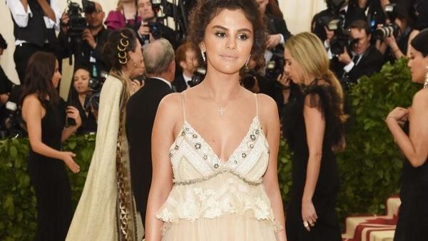 Foto: 10 Gaun Selebriti Terburuk di Met Gala 2018