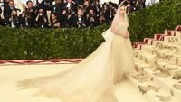 Mereka yang Berpenampilan Unik di Met Gala 2018