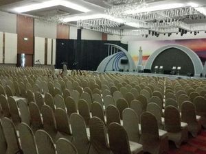Panggung Debat Kedua Cagub Jatim 2018: Modern dan Futuristik Panggung Debat Kedua Cagub Jatim 2018: Modern dan Futuristik