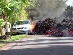 Cerita di Balik Foto Viral Mobil Dimakan Lava Gunung Kilauea